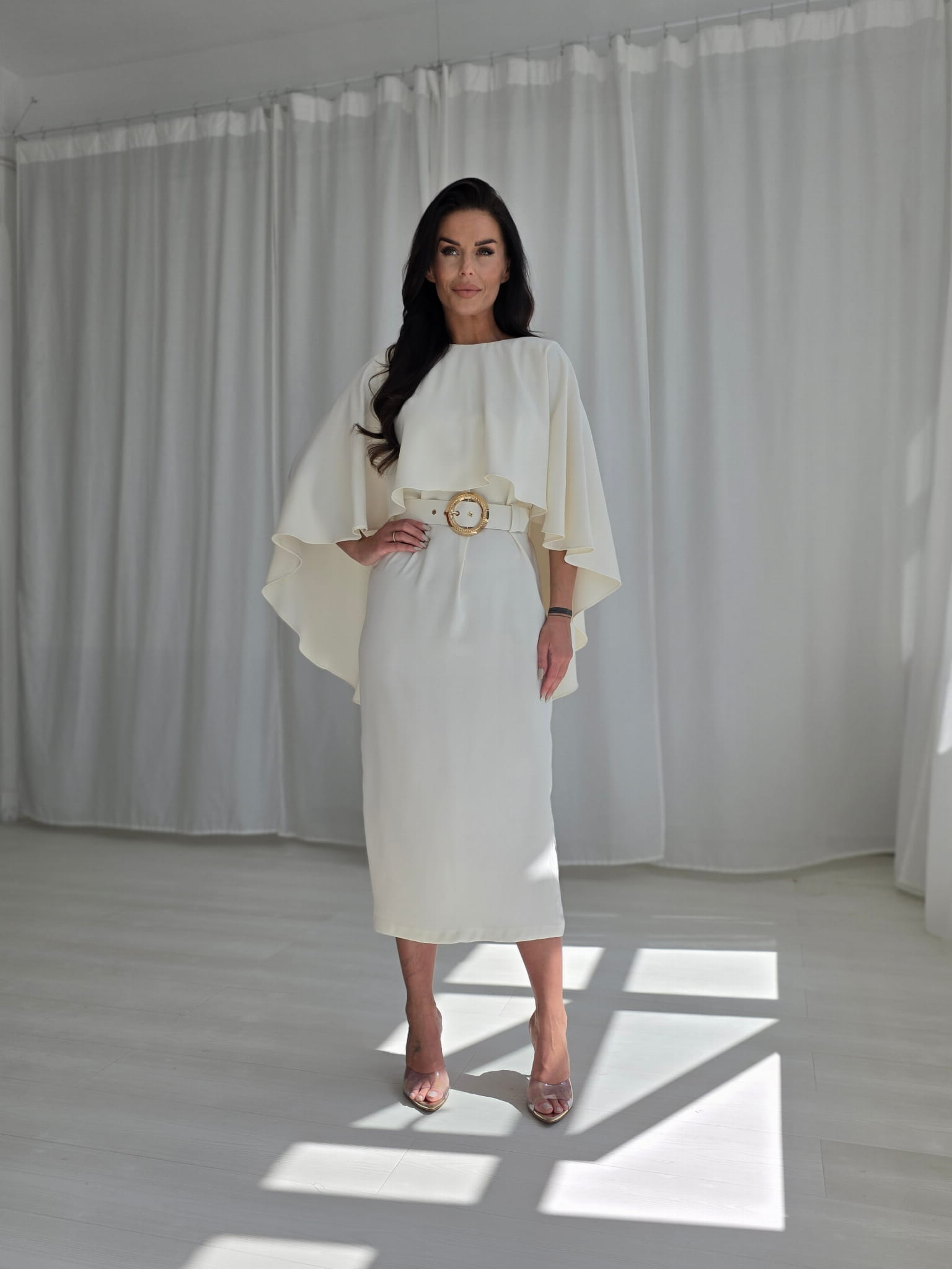 Elegantiška midi suknelė su apsiaustu „DIANA“ – Karališkas rafinuotumas
