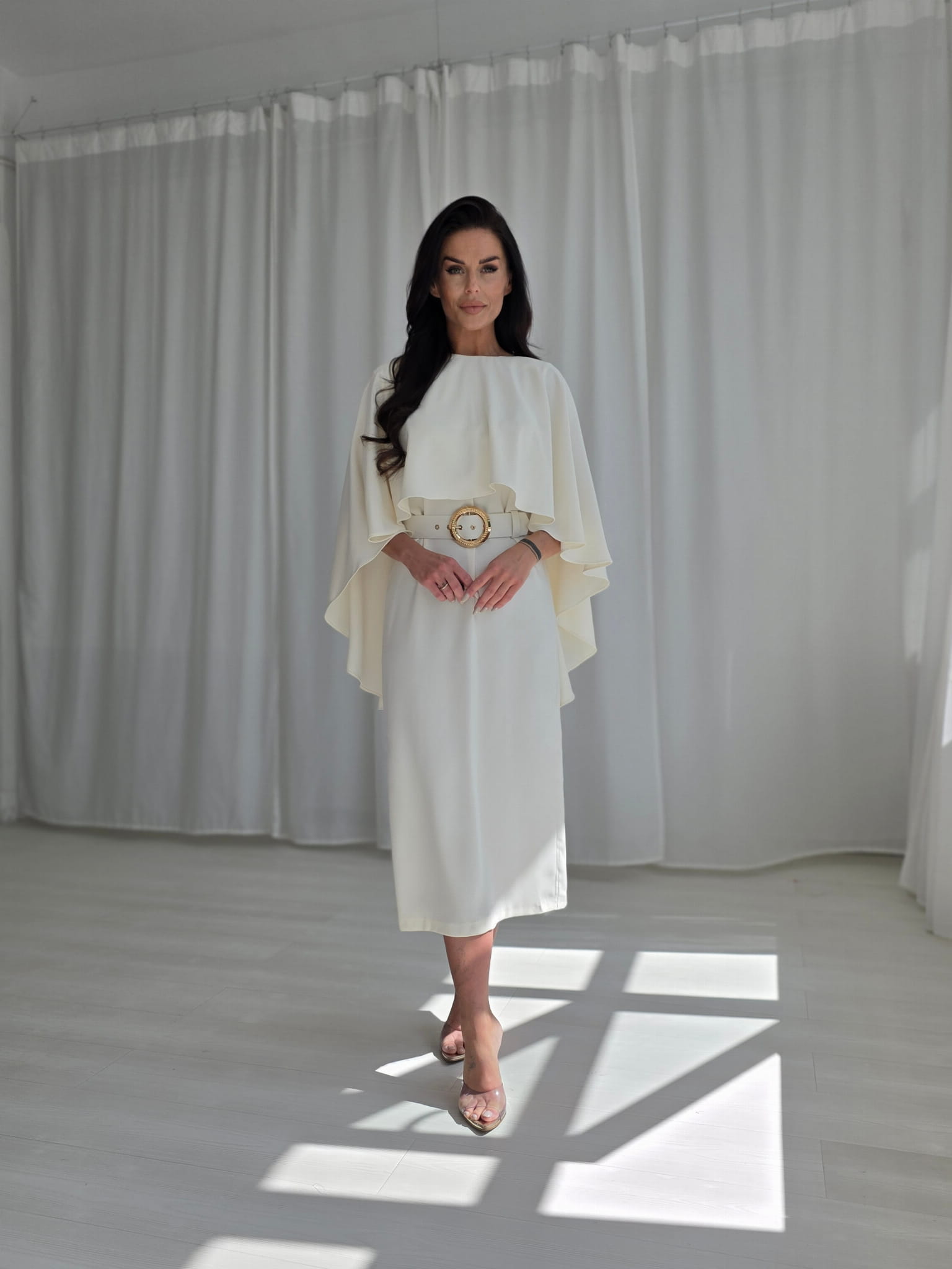 Elegantiška midi suknelė su apsiaustu „DIANA“ – Karališkas rafinuotumas
