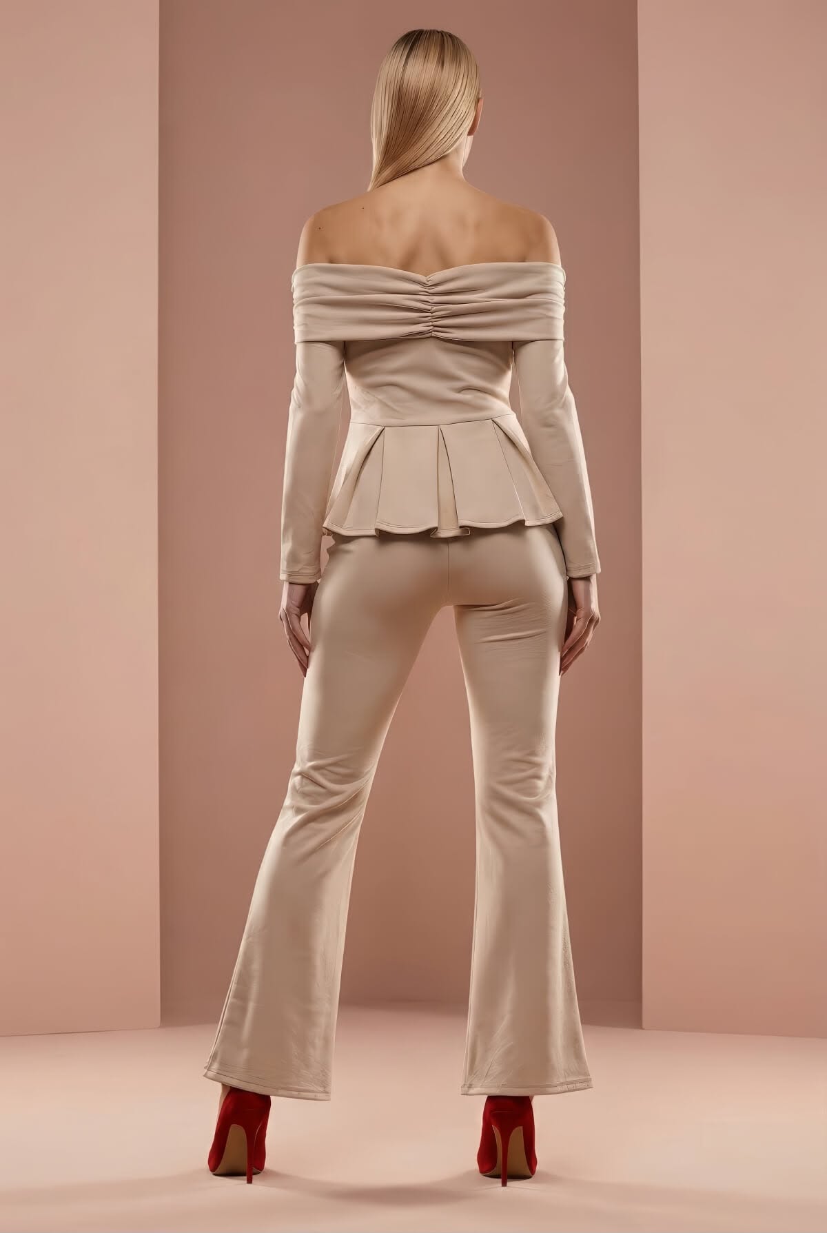 Dviejų dalių kostiumėlis „AURA“ – Rafinuotas siluetas ir retro elegancija